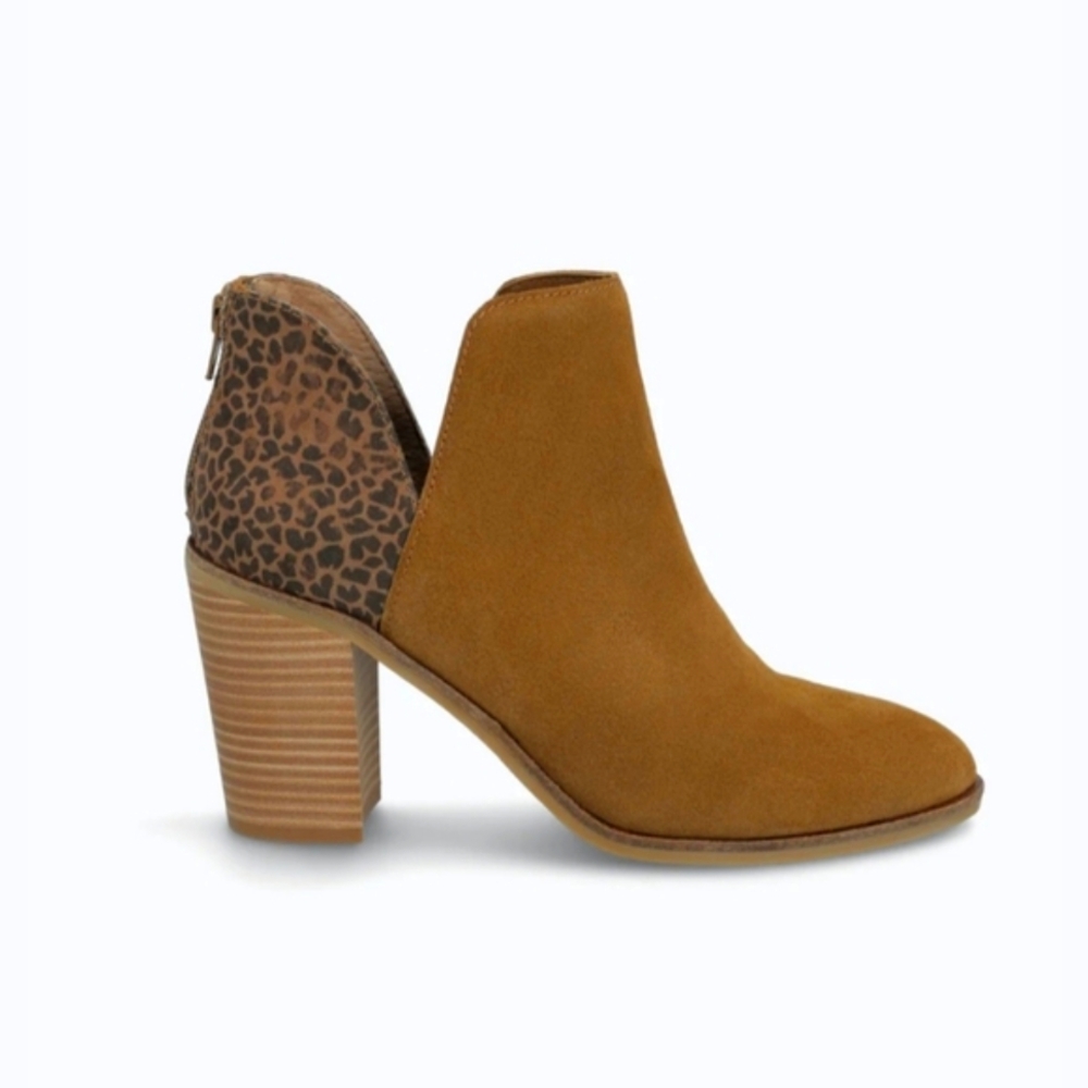 DV8 Shai Mixed Material Heeled Bootie in faux leather size 6.5 - Picture 2 of 9